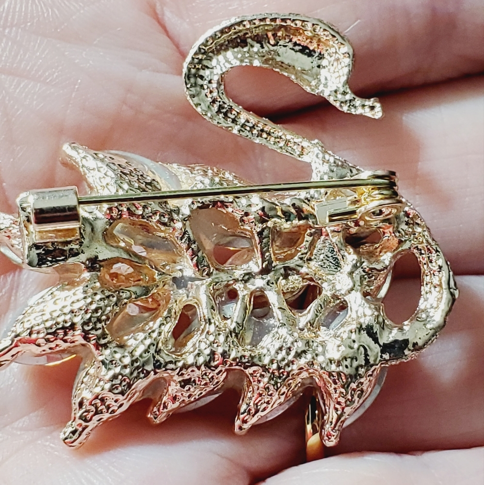 Rose gold swan Austrian swavorski elements crystals brooch champagne STUNNING - Picture 5 of 10